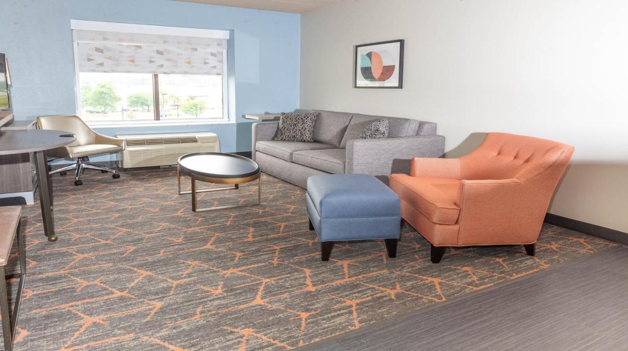 Holiday Inn Cleveland - South Independence By Ihg Exterior foto