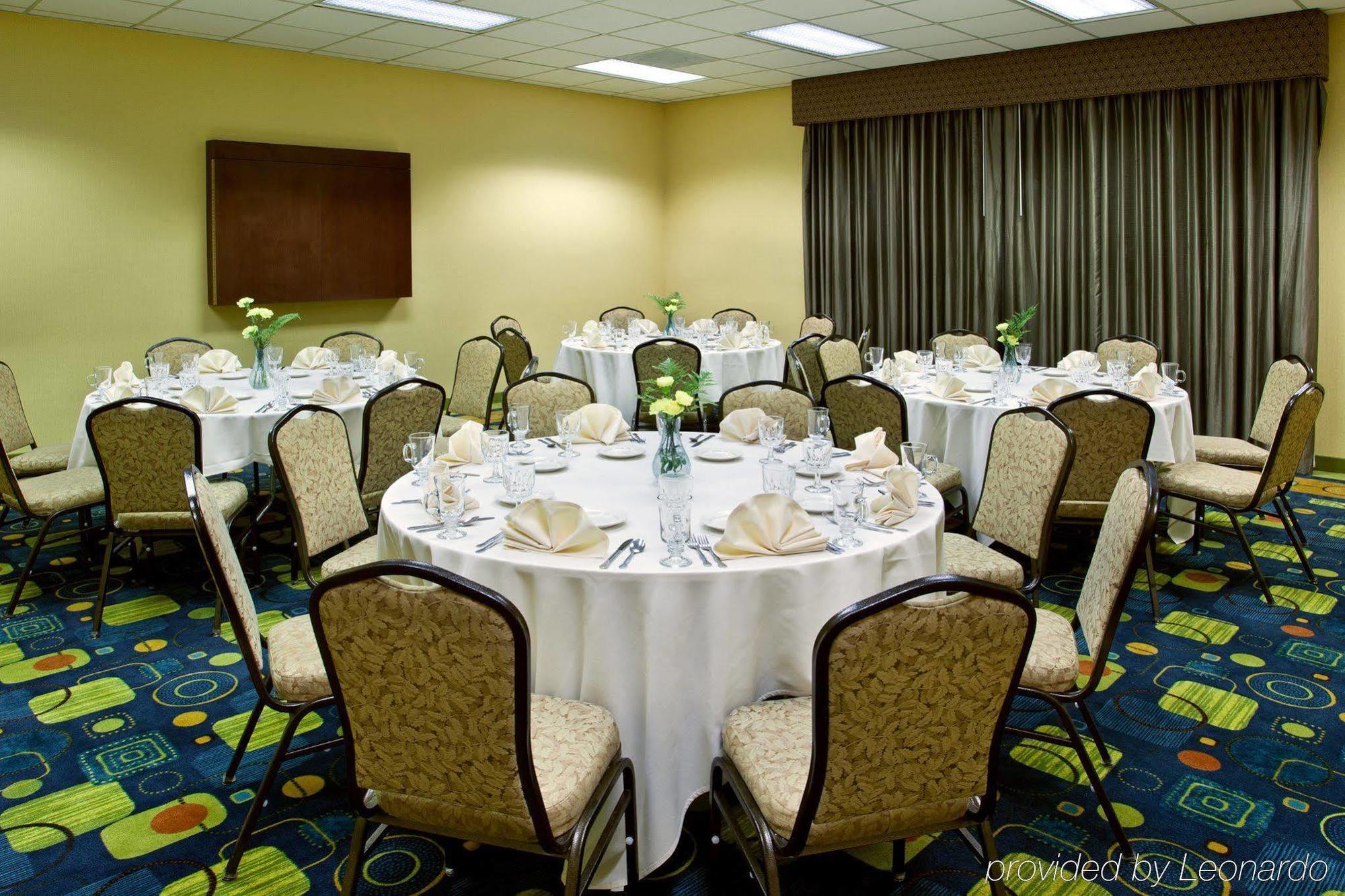 Holiday Inn Cleveland - South Independence By Ihg Exterior foto